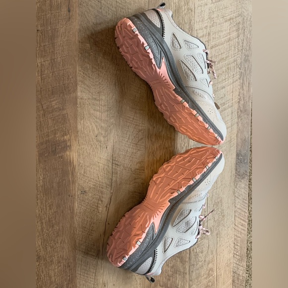 Sketchers Trail, women, size 9. - Picture 3 of 8